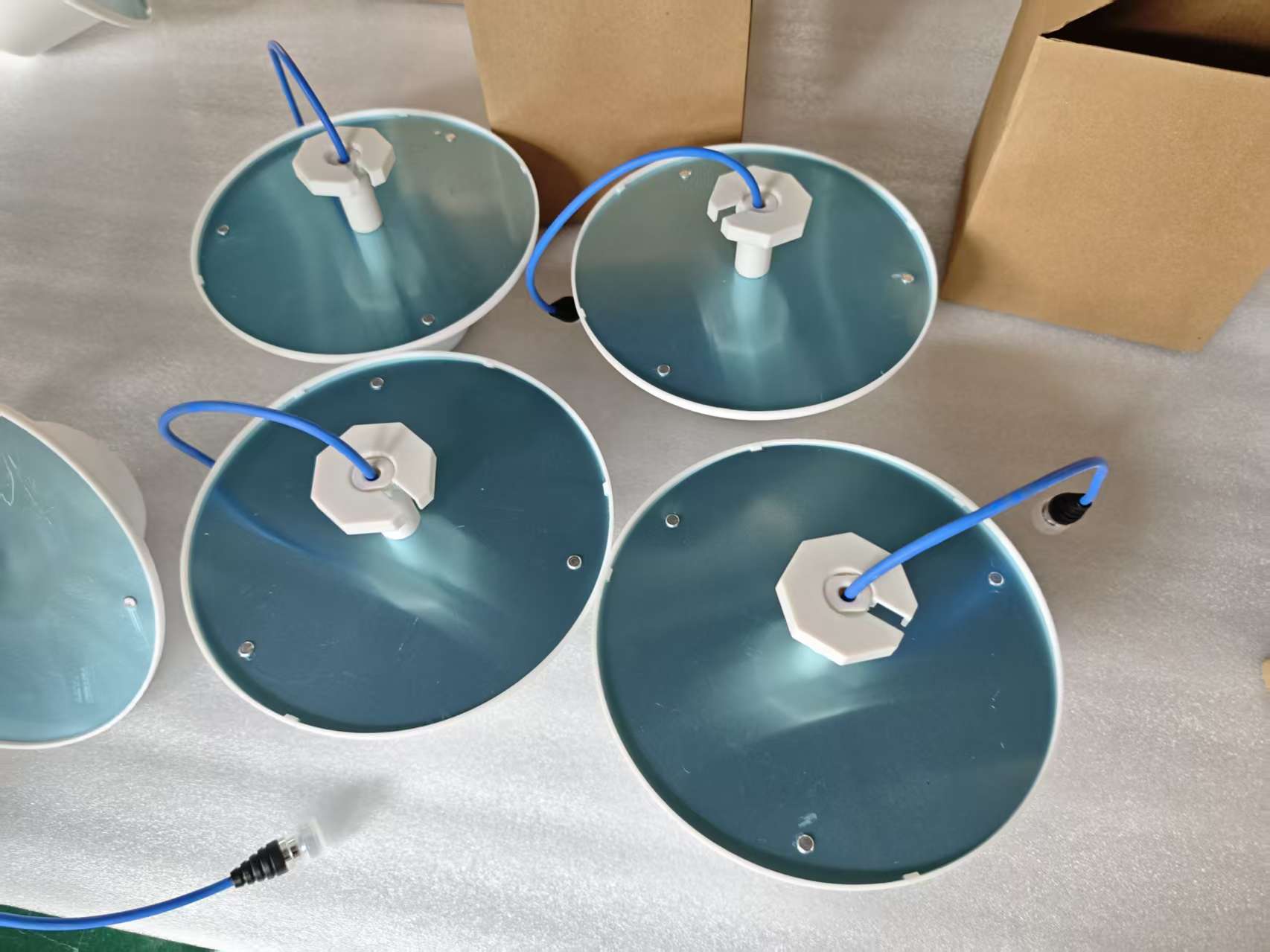 SISO Omni-directional Ceiling Antenna 698-3800MHz